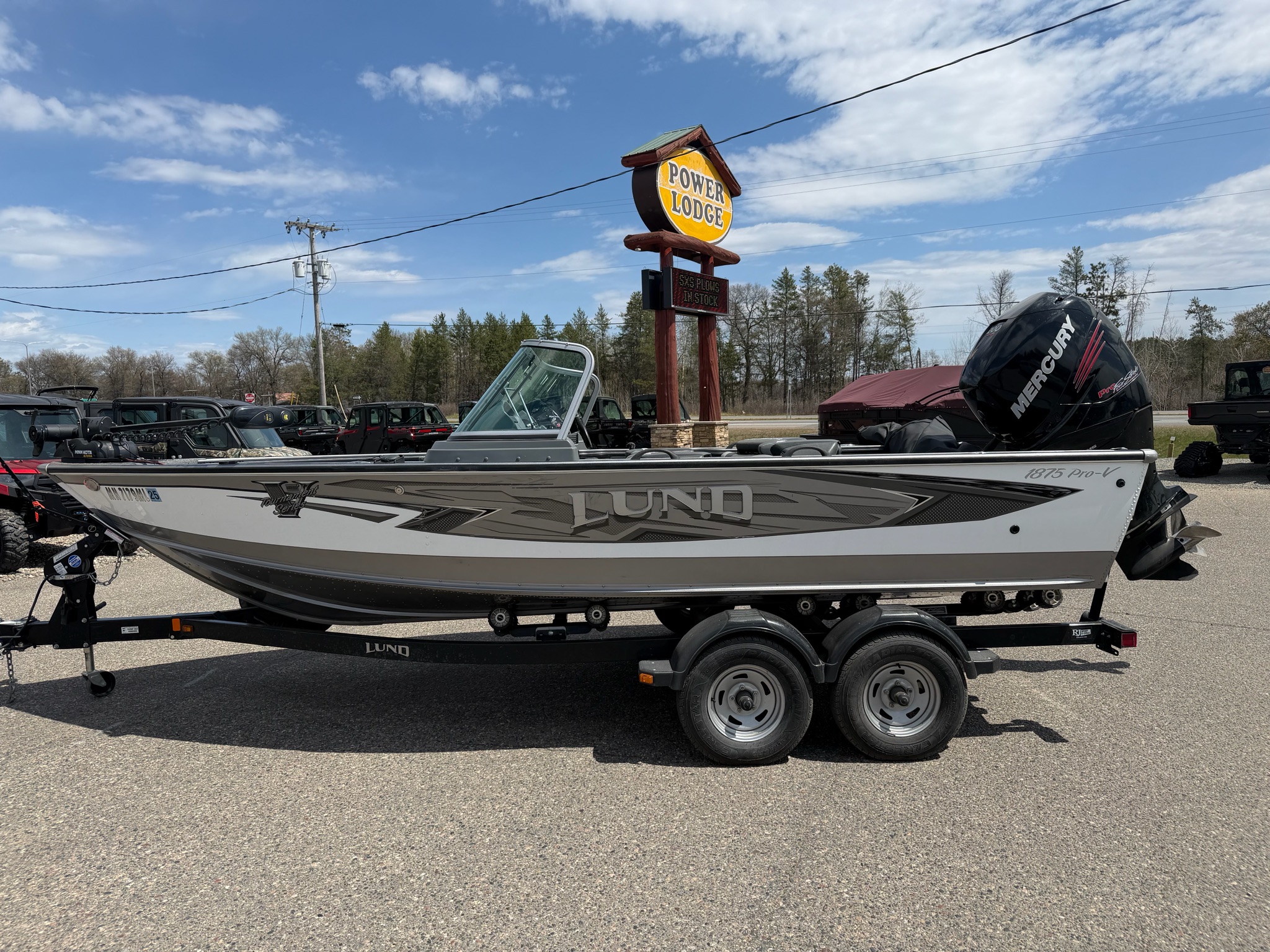 2017 Lund 1875 PRO V