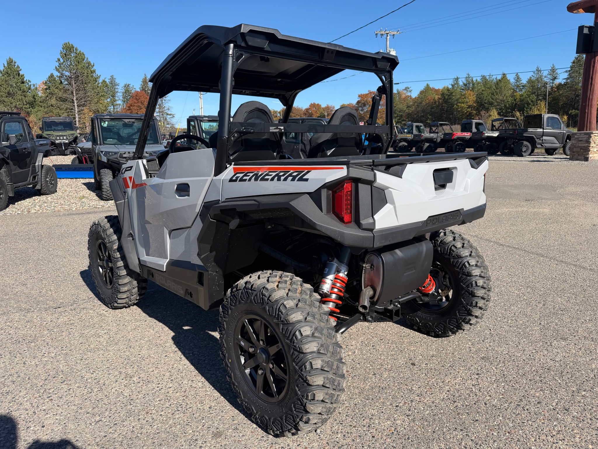 2027 Polaris General photo 9