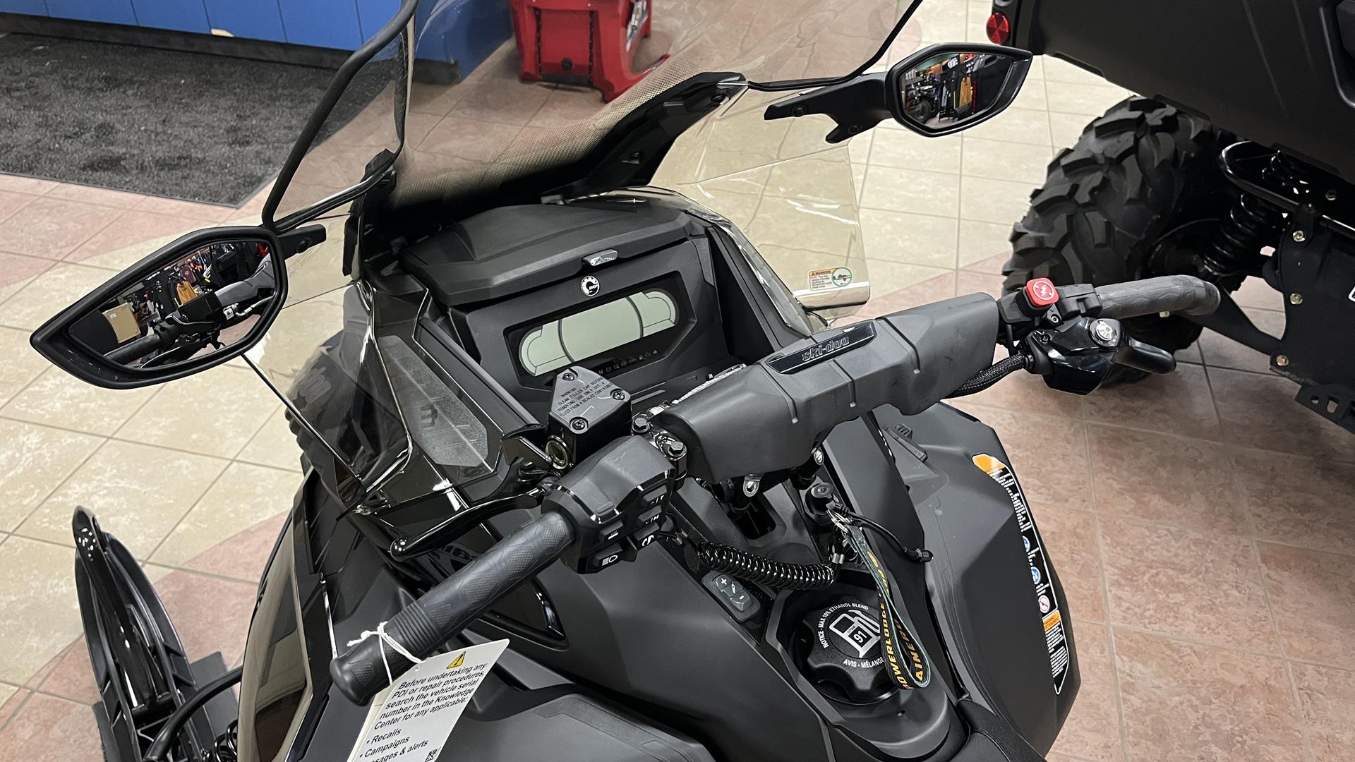 2025 Ski-Doo Grand Touring LE 900 ACE Turbo ES Silent Track II 1.25 in Ramsey, Minnesota - Photo 13