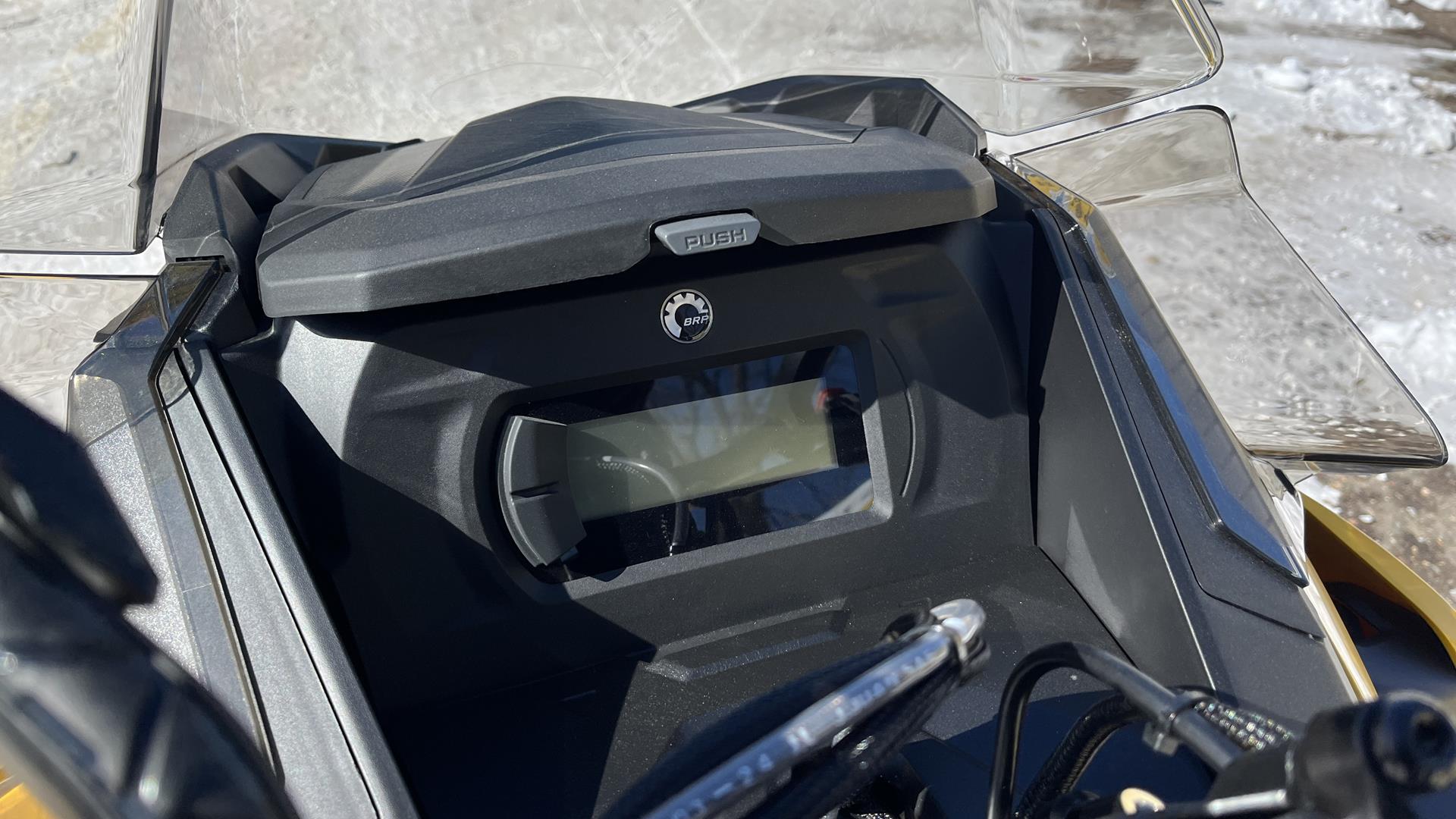 2025 Ski-Doo MXZ Adrenaline 129 600R E-TEC ES Ripsaw 1.25 in Ramsey, Minnesota - Photo 12