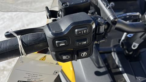 2025 Ski-Doo MXZ Adrenaline 129 600R E-TEC ES Ripsaw 1.25 in Ramsey, Minnesota - Photo 11