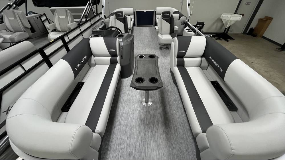 2026 Bennington 22 S STERN RADIUS in Ramsey, Minnesota - Photo 4