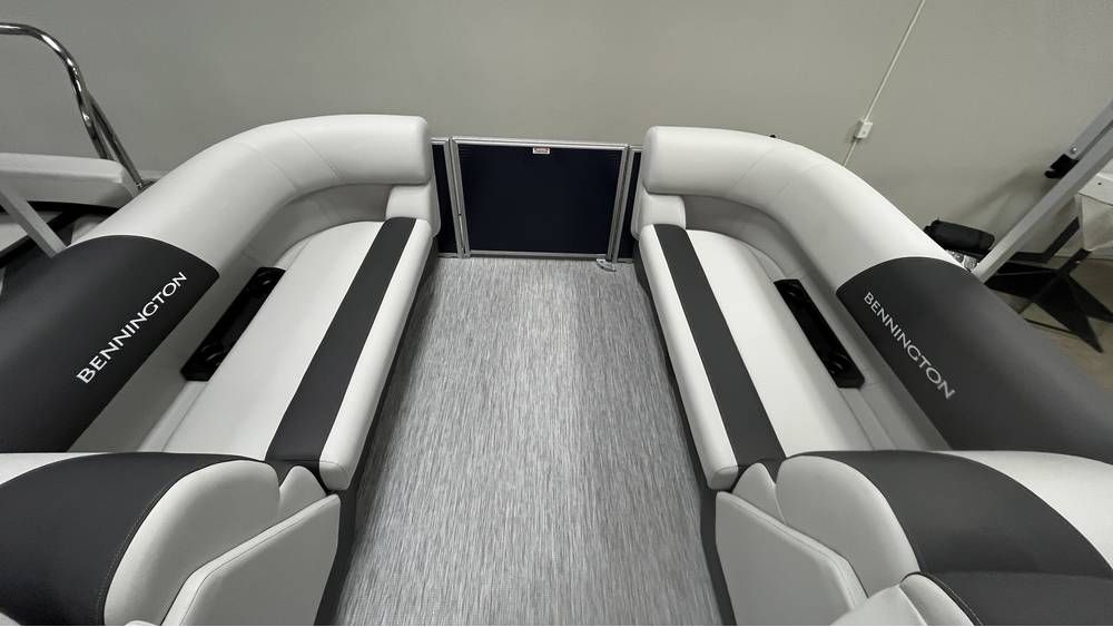 2026 Bennington 22 S STERN RADIUS in Ramsey, Minnesota - Photo 17