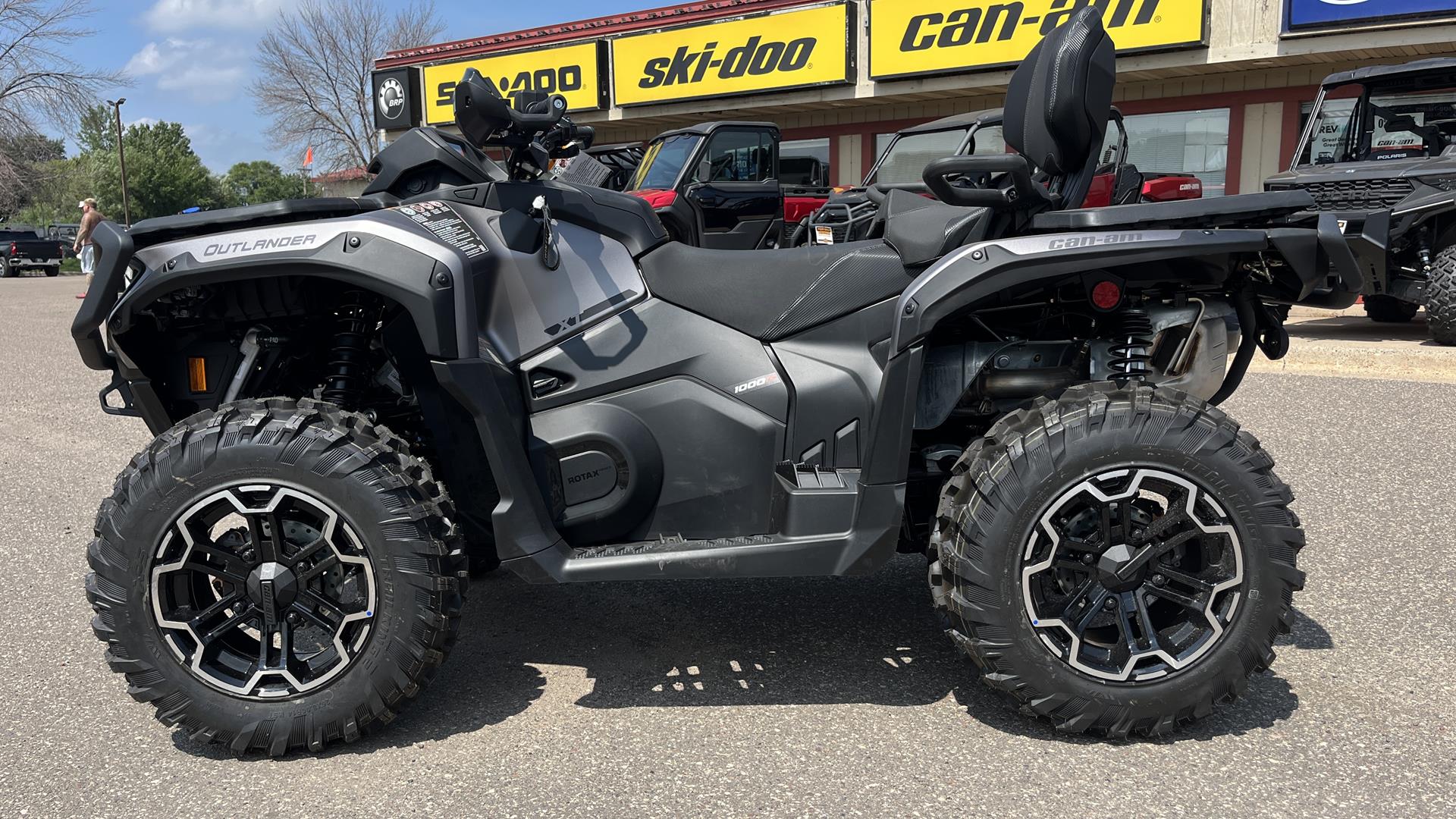 2025 Can-Am Outlander MAX XT 1000R in Ramsey, Minnesota - Photo 8