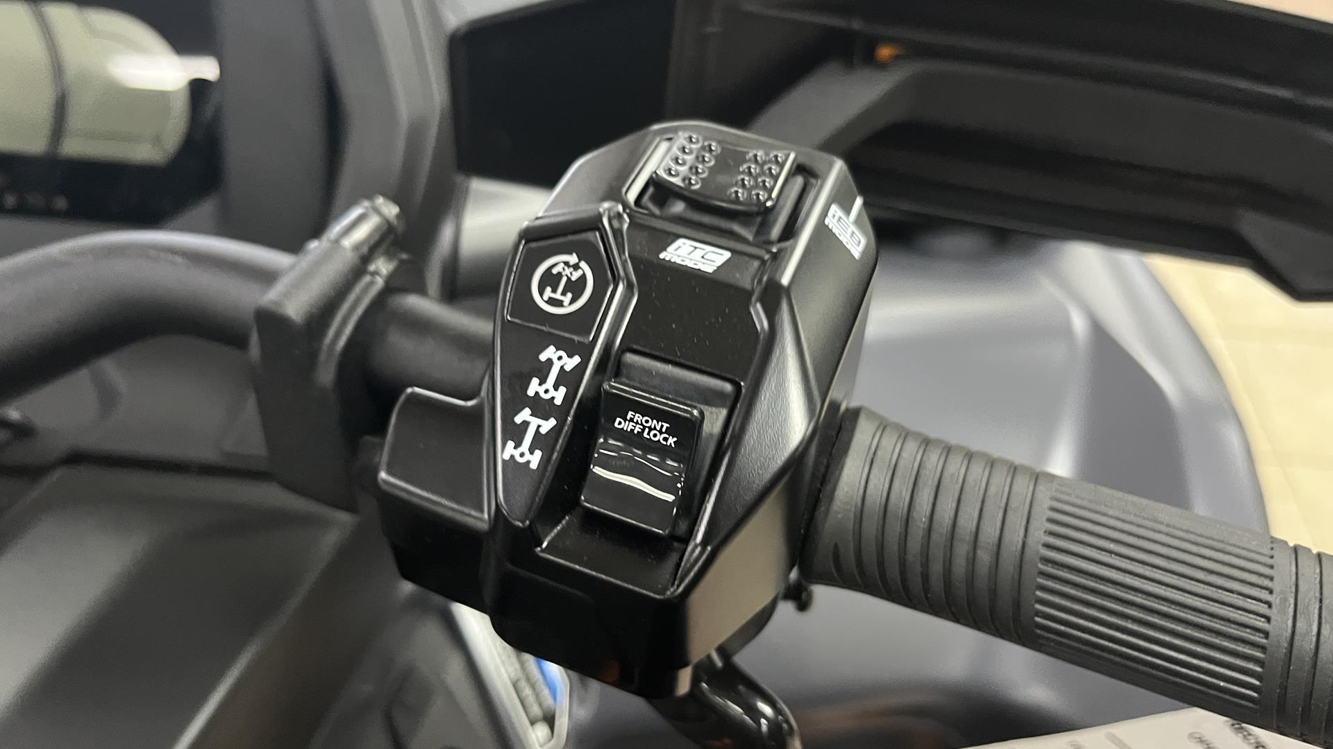 2025 Can-Am Outlander XT-P 1000R in Ramsey, Minnesota - Photo 8