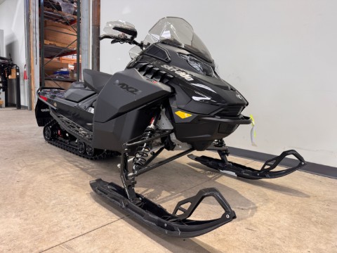 2026 Ski-Doo MXZ Adrenaline 137 600R E-TEC ES Ripsaw 1.25 — photo 1 of 11