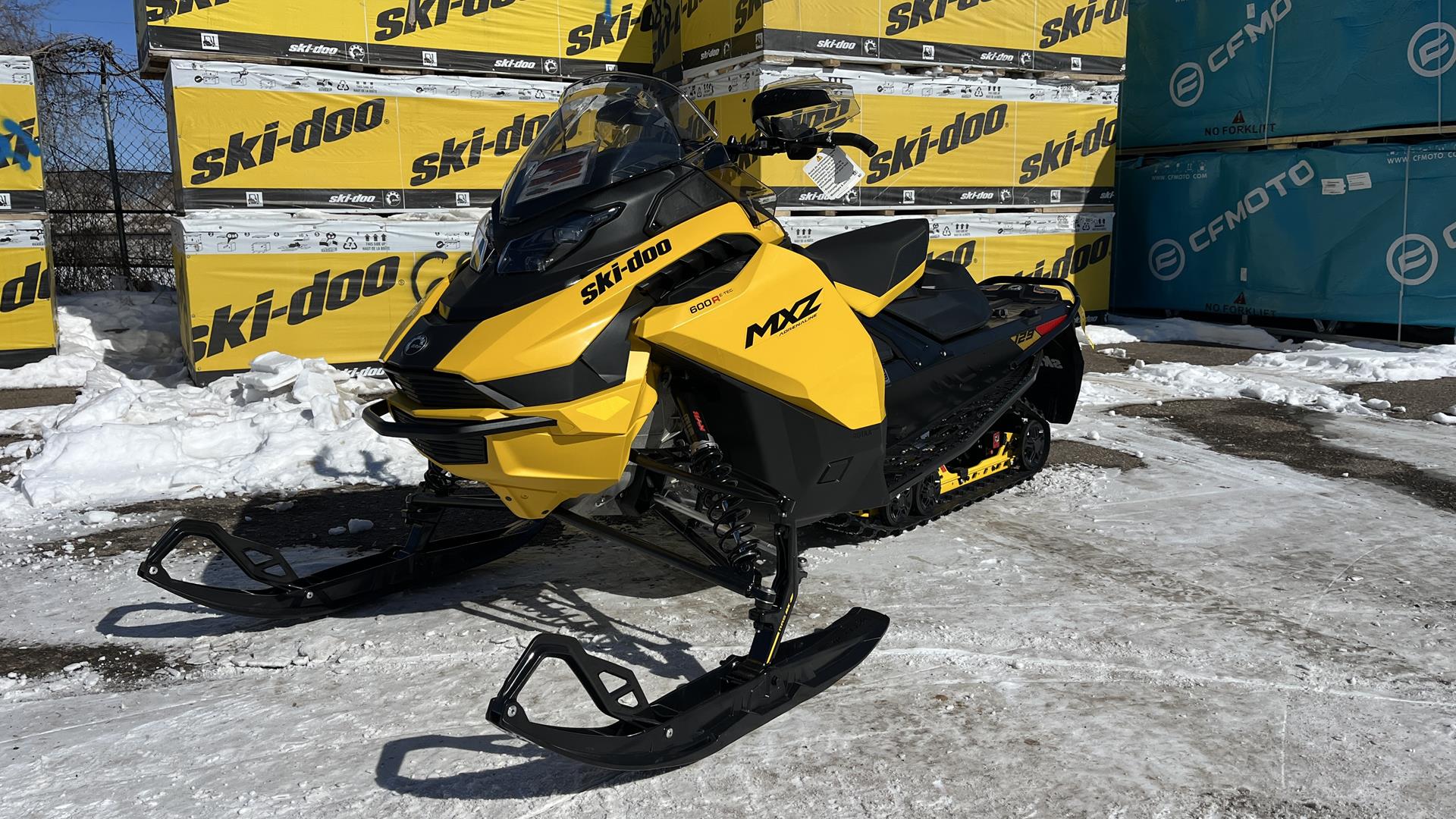 2026 Ski-Doo MXZ Adrenaline 137 600R E-TEC ES Ripsaw 1.25 in Ramsey, Minnesota - Photo 1