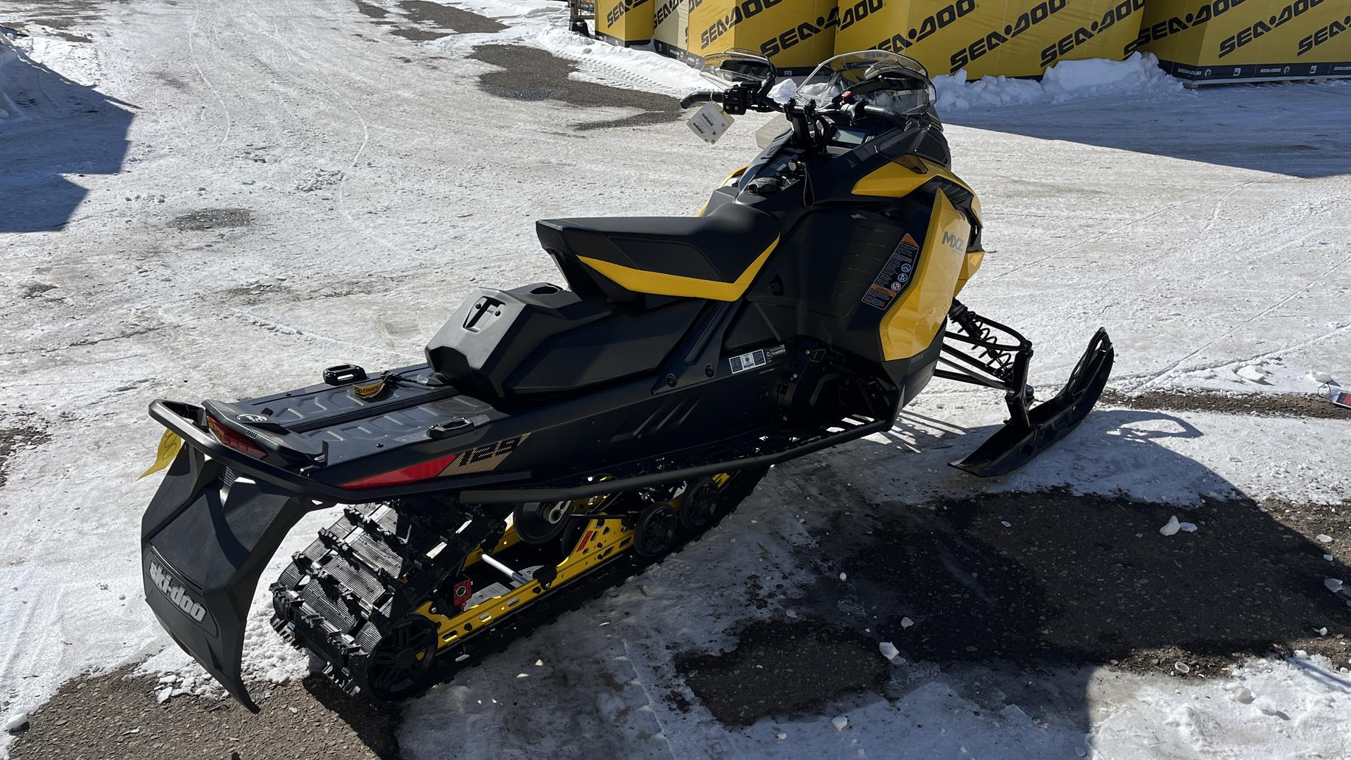 2026 Ski-Doo MXZ Adrenaline 137 600R E-TEC ES Ripsaw 1.25 in Ramsey, Minnesota - Photo 5