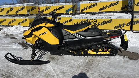 2026 Ski-Doo MXZ Adrenaline 137 600R E-TEC ES Ripsaw 1.25 in Ramsey, Minnesota - Photo 7