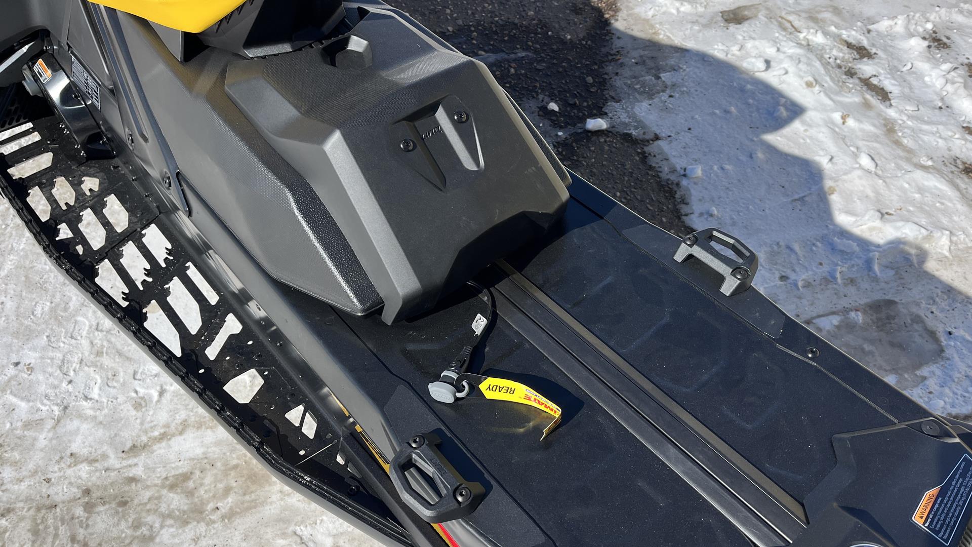 2026 Ski-Doo MXZ Adrenaline 137 600R E-TEC ES Ripsaw 1.25 in Ramsey, Minnesota - Photo 8