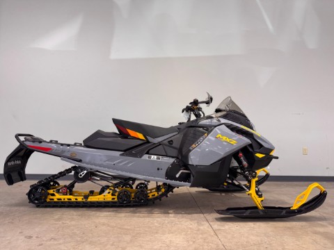 2026 Ski-Doo MXZ Adrenaline 137 600R E-TEC ES Ripsaw 1.25