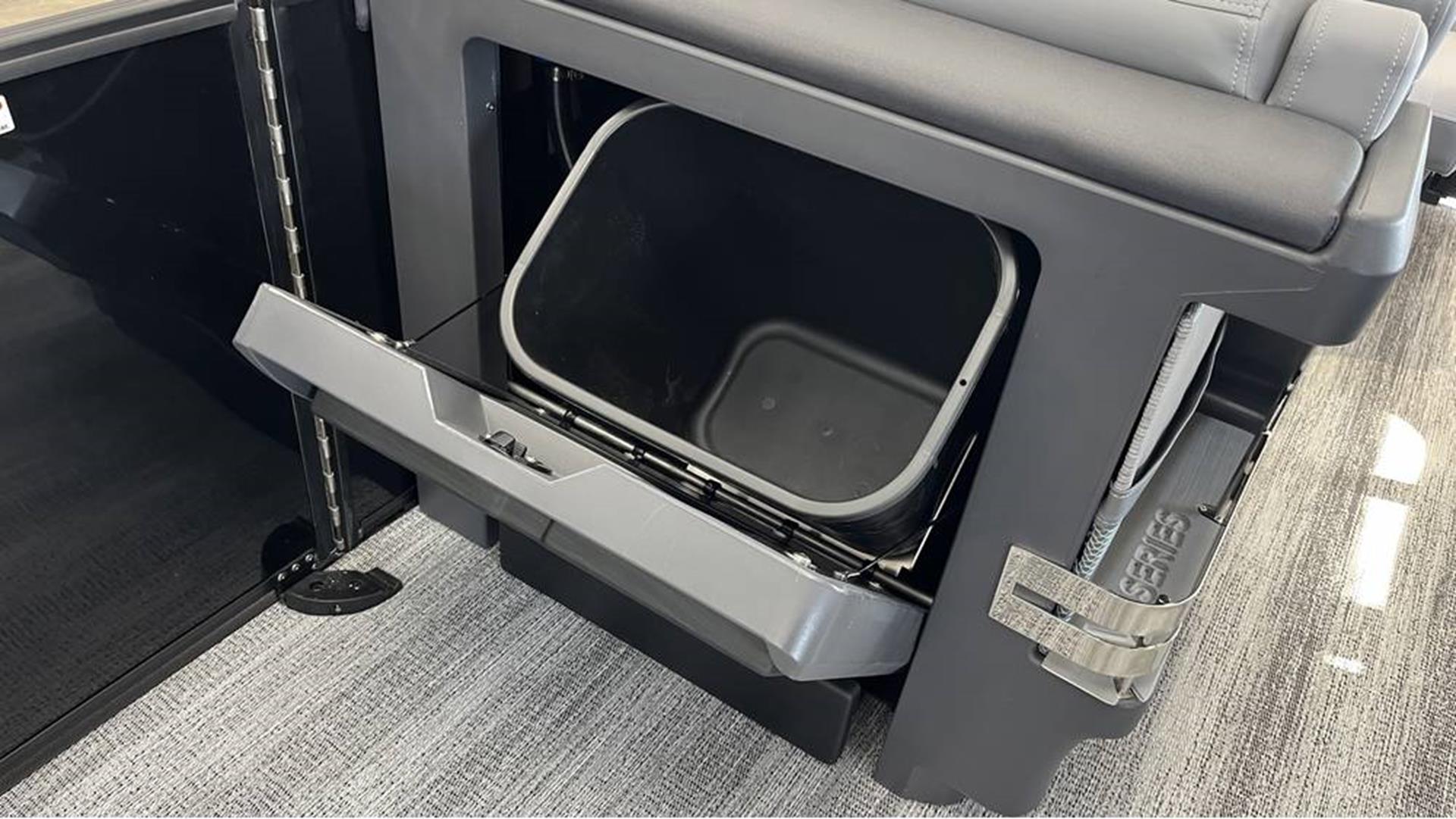 2025 Bennington 22 MSB in Ramsey, Minnesota - Photo 12