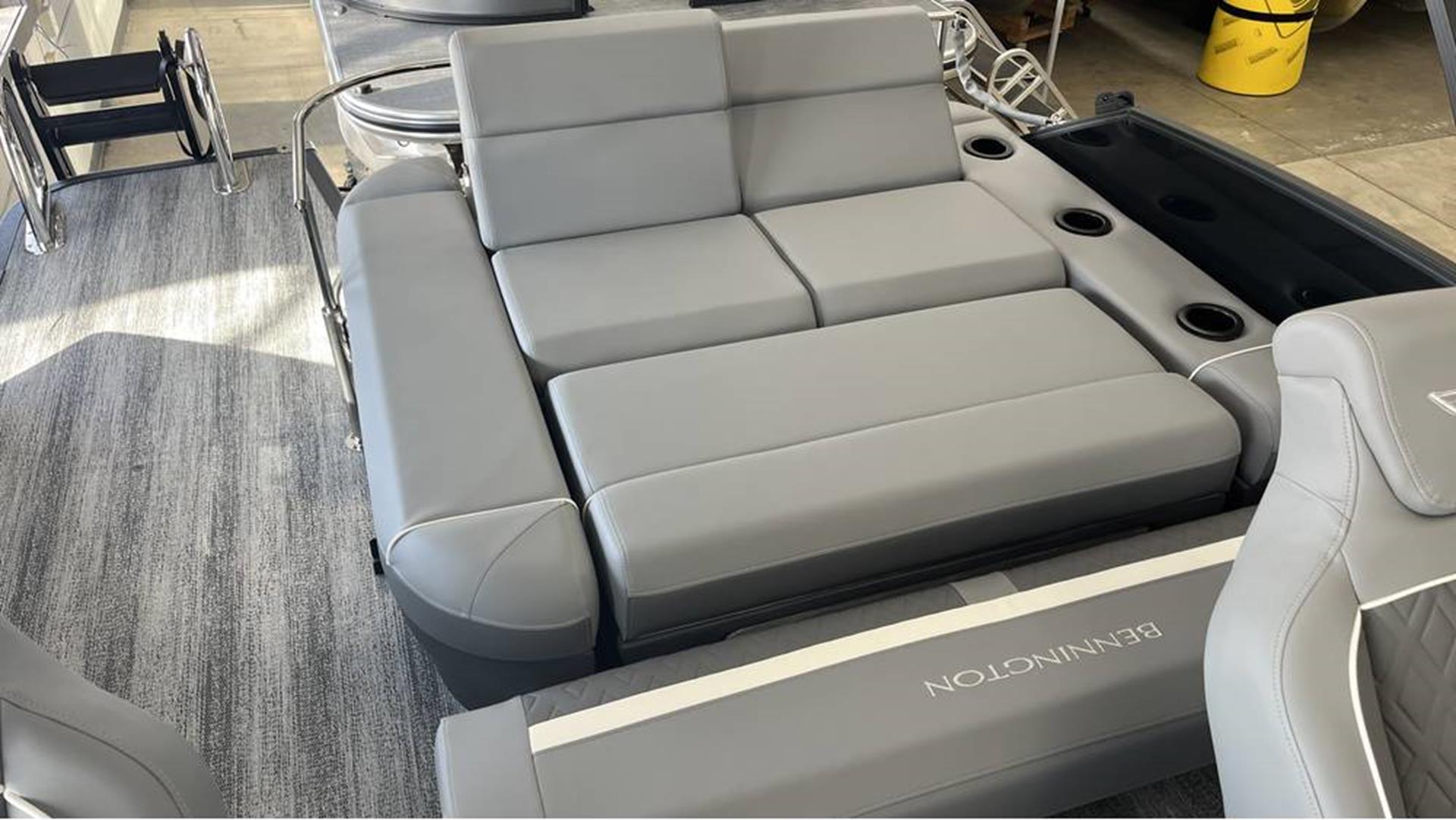 2025 Bennington 22 MSB in Ramsey, Minnesota - Photo 23