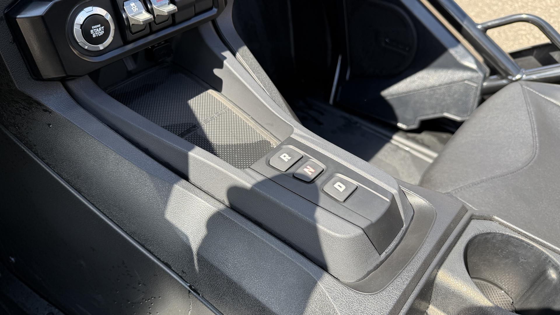 2024 Slingshot Slingshot S w/ Technology Package 1 - AutoDrive in Ramsey, Minnesota - Photo 13