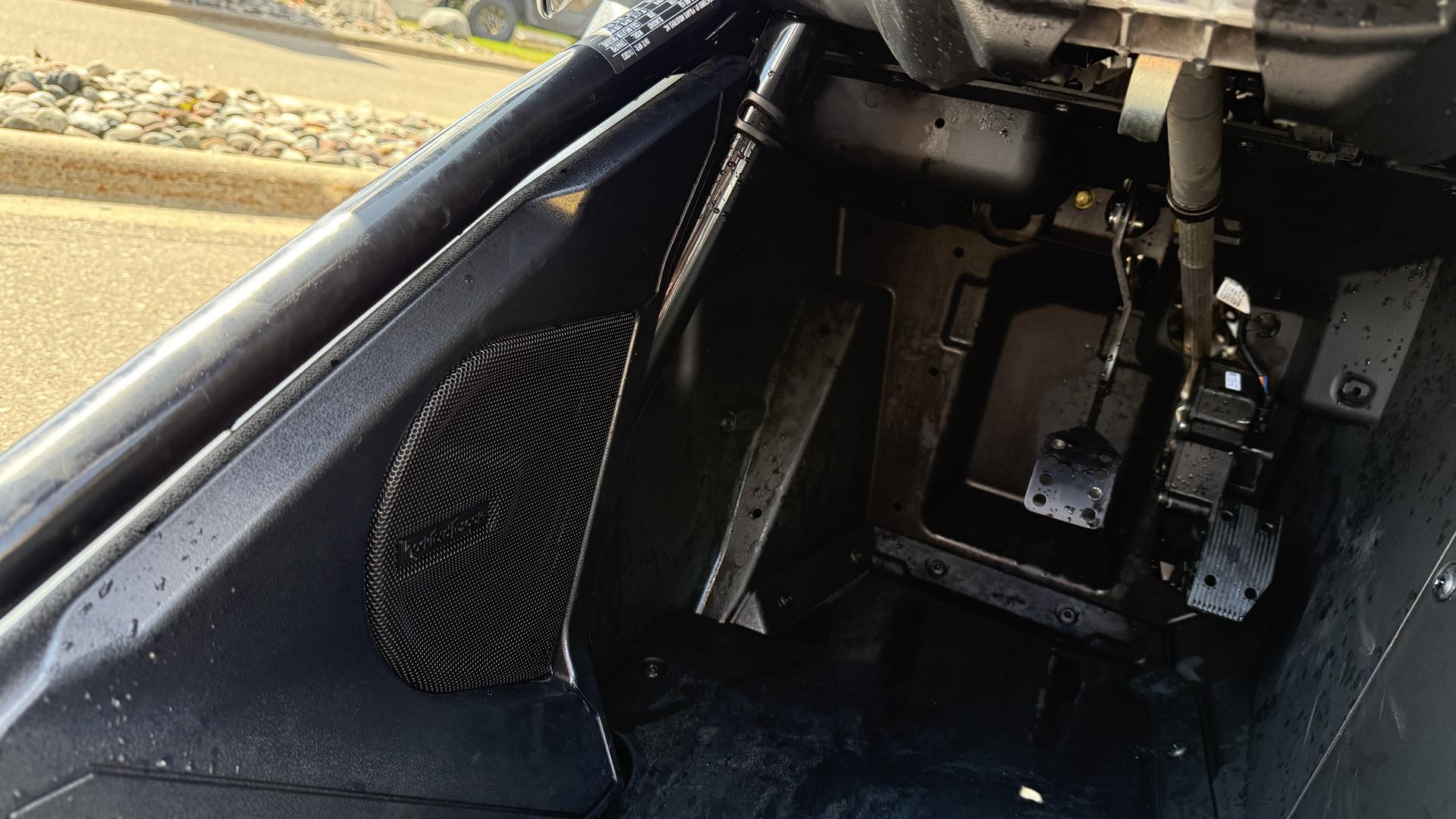 2024 Slingshot Slingshot S w/ Technology Package 1 - AutoDrive in Ramsey, Minnesota - Photo 14