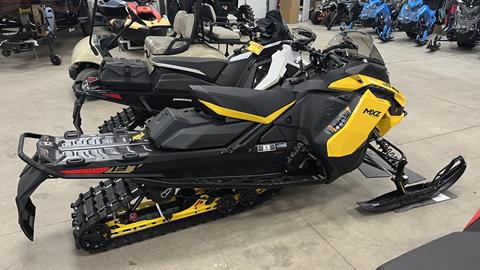 2025 Ski-Doo MXZ Adrenaline 137 600R E-TEC ES Ripsaw 1.25 in Ramsey, Minnesota - Photo 2