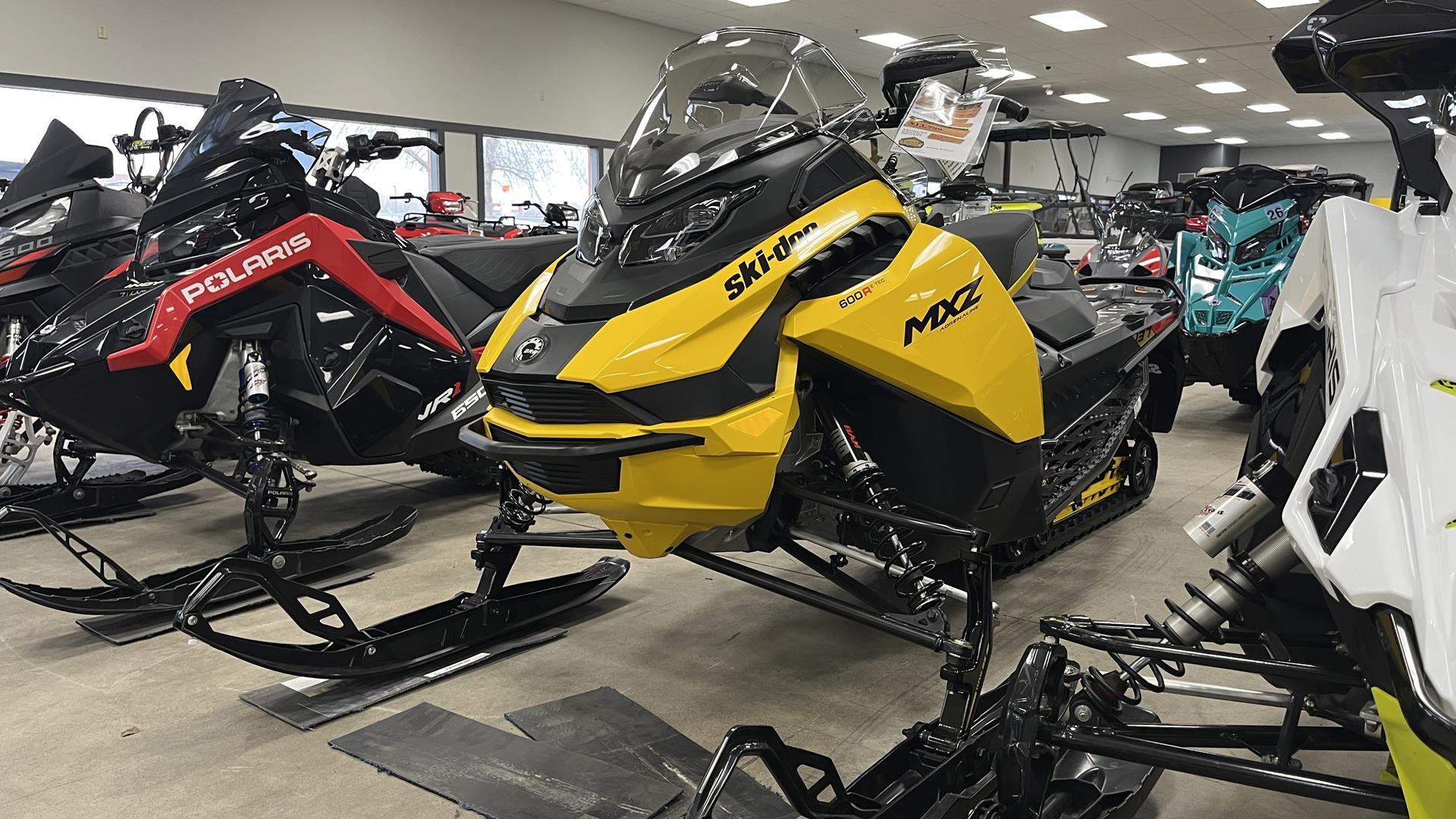 2025 Ski-Doo MXZ Adrenaline 137 600R E-TEC ES Ripsaw 1.25 in Ramsey, Minnesota - Photo 5