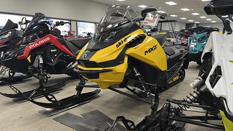 2025 Ski-Doo MXZ Adrenaline 137 600R E-TEC ES Ripsaw 1.25 in Ramsey, Minnesota - Photo 5