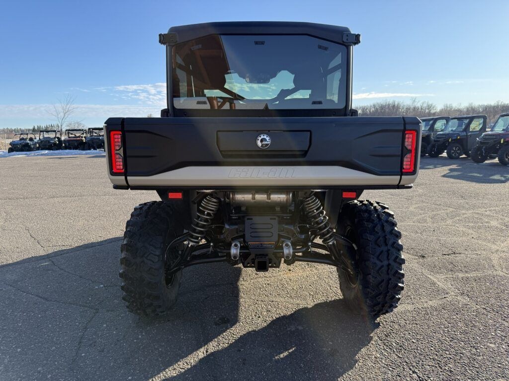 2026 Can-Am™ Defender Limited HD11 6