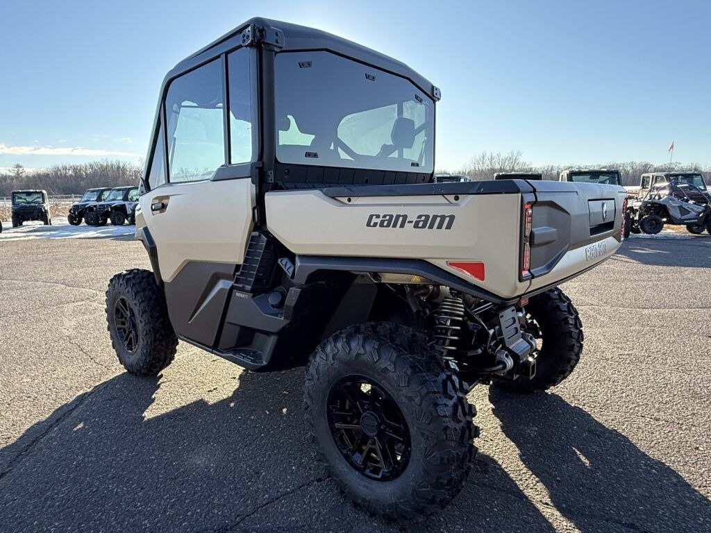 2026 Can-Am™ Defender Limited HD11 7