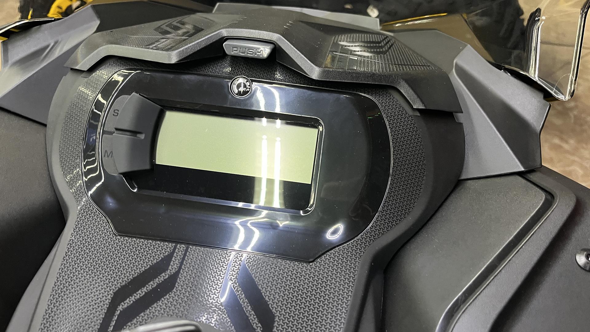 2025 Ski-Doo MXZ Sport 129 600 EFI ES RipSaw 1.25 in Ramsey, Minnesota - Photo 10