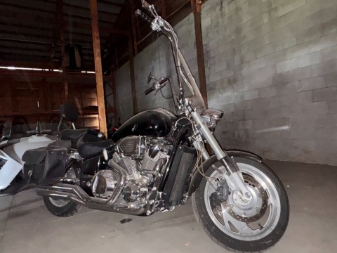 2002 Honda VTX 1800R — photo 1 of 9