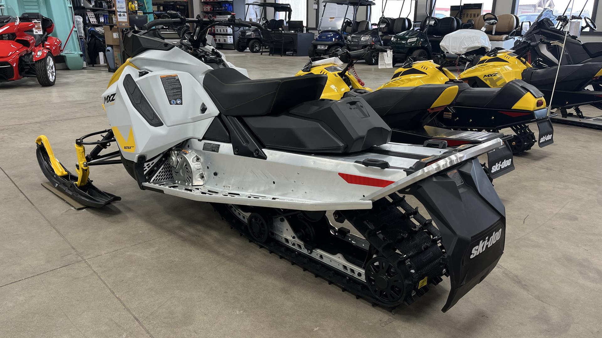 2025 Ski-Doo MXZ NEO 600 EFI ES Cobra 1.0 in Ramsey, Minnesota - Photo 3