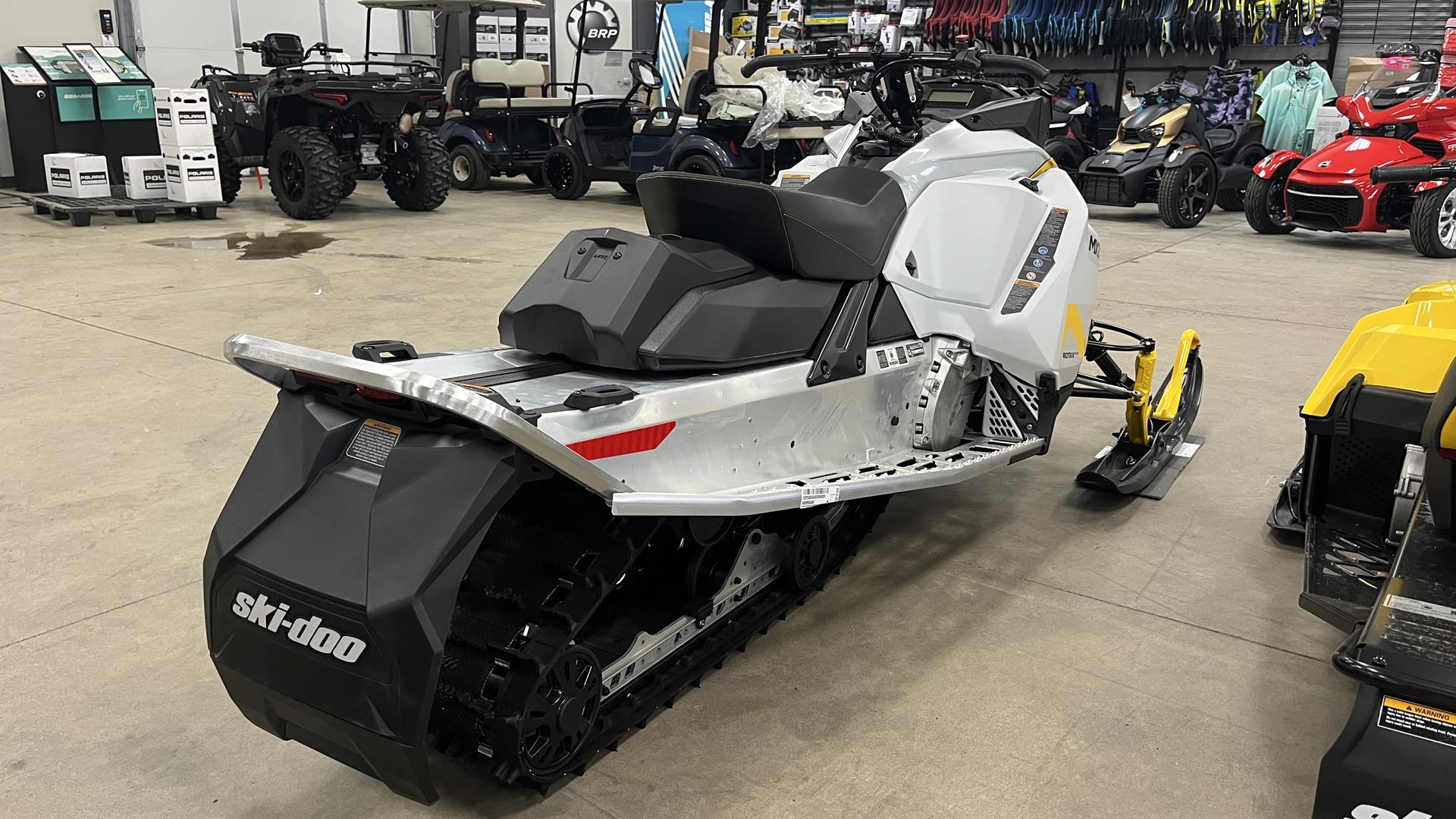 2025 Ski-Doo MXZ NEO 600 EFI ES Cobra 1.0 in Ramsey, Minnesota - Photo 4