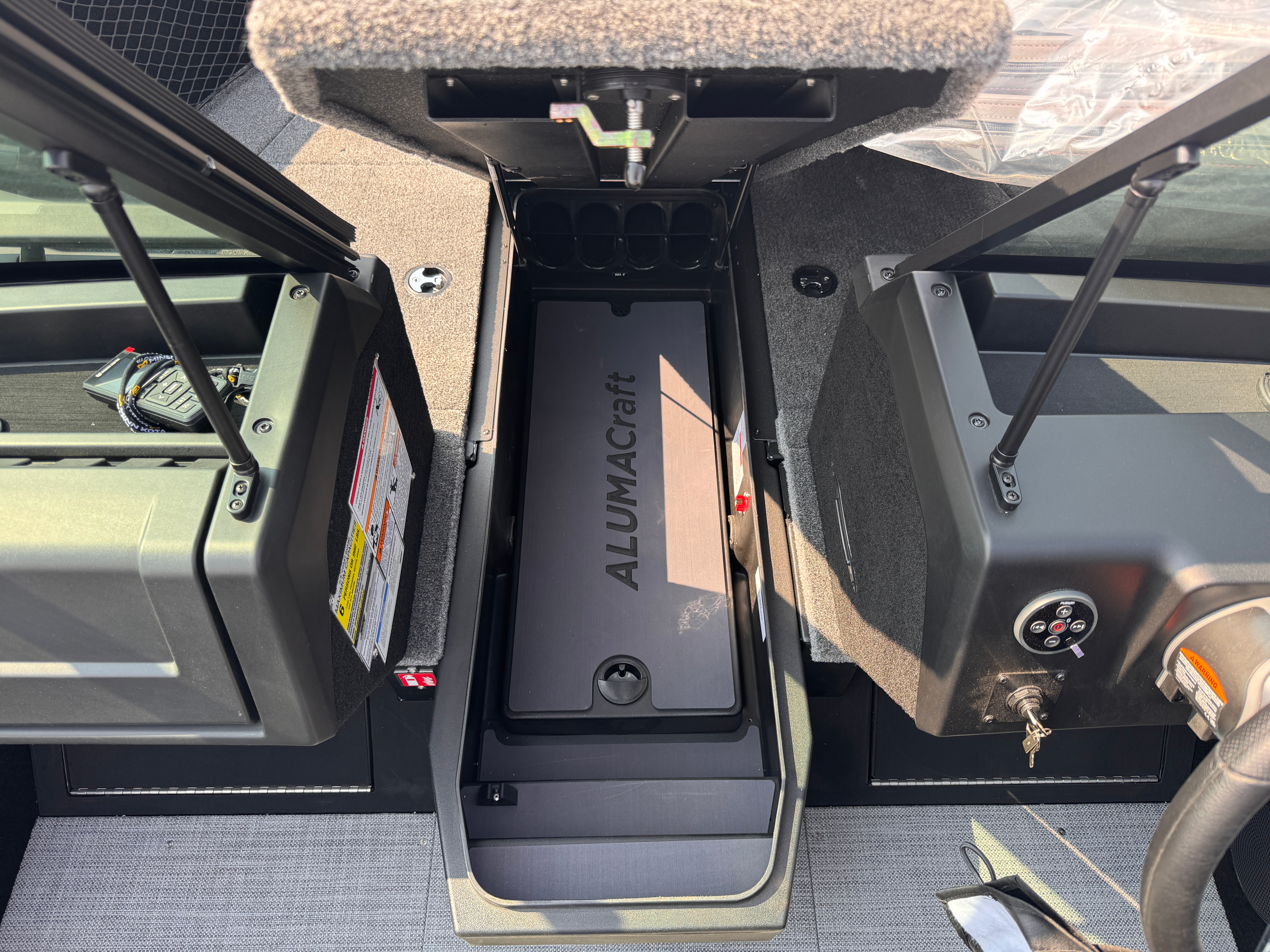 2026 Alumacraft Competitor photo 4