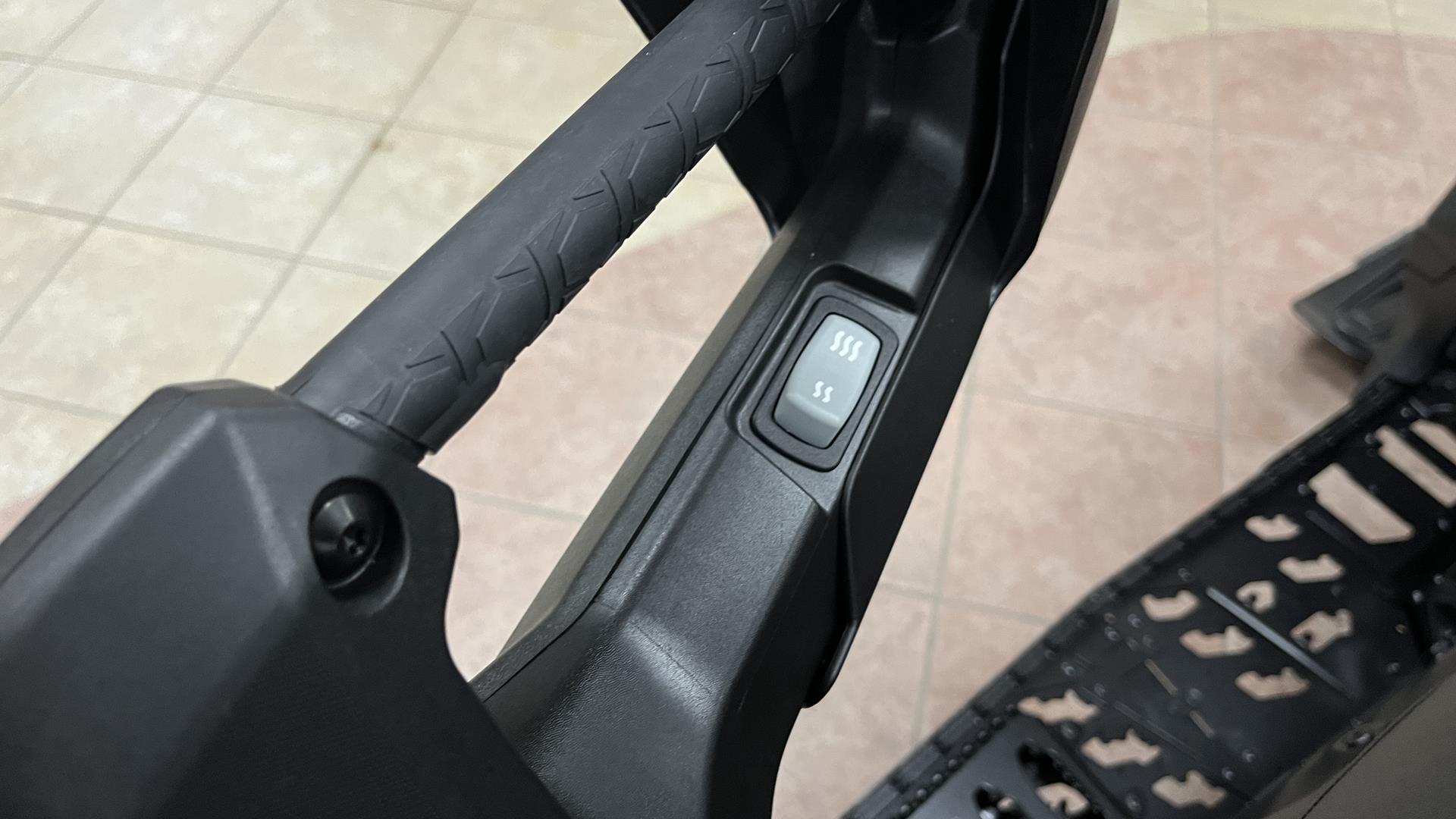 2026 Ski-Doo MXZ Adrenaline 137 850 E-TEC ES Ripsaw 1.25 in Ramsey, Minnesota - Photo 8