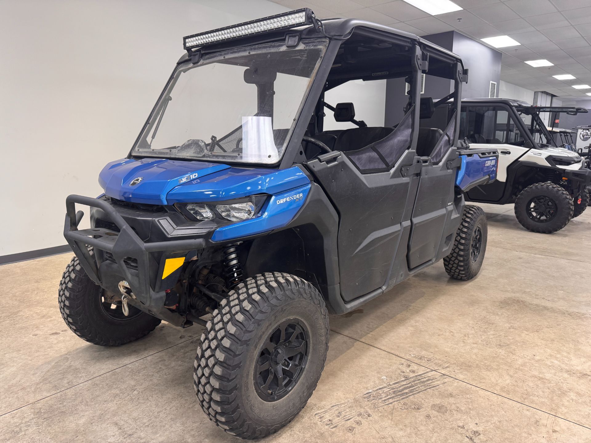 2021 Defender MAX XT HD10