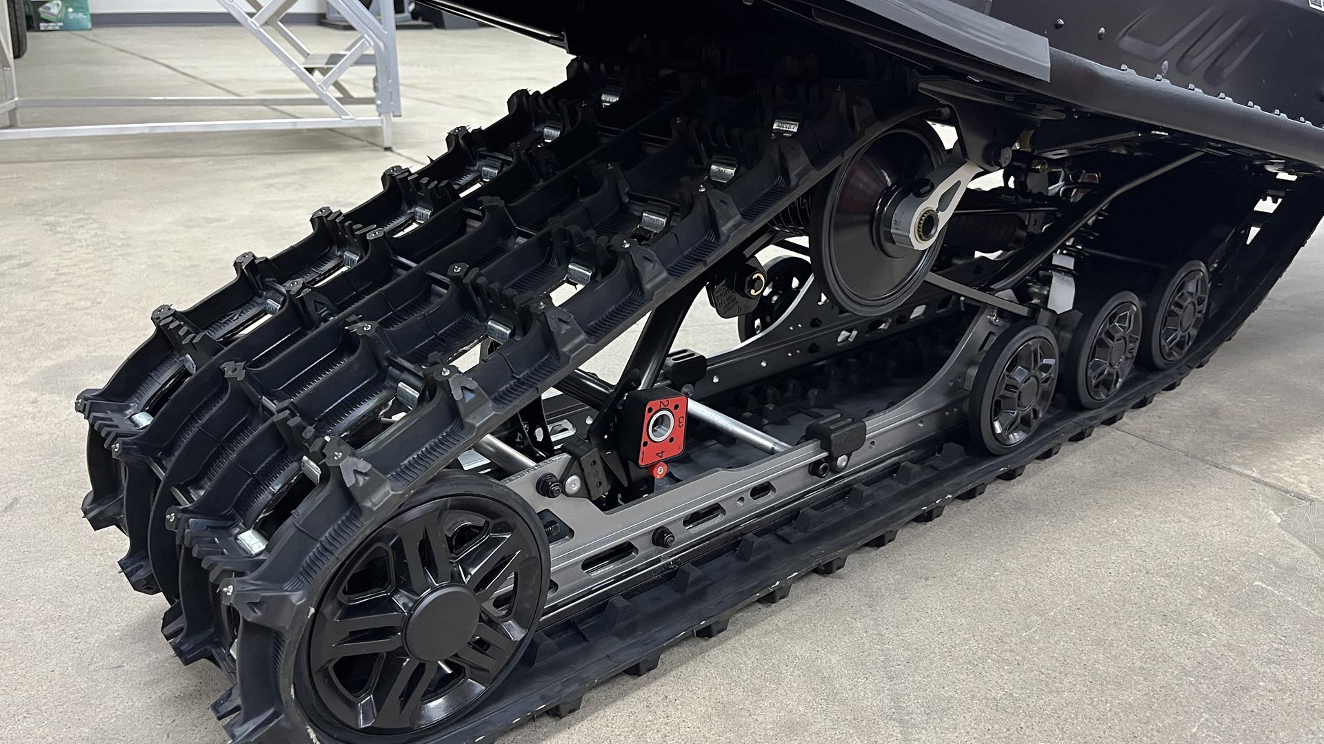 2026 Ski-Doo Grand Touring LE 900 ACE ES Silent Track II 1.25 in Ramsey, Minnesota - Photo 10