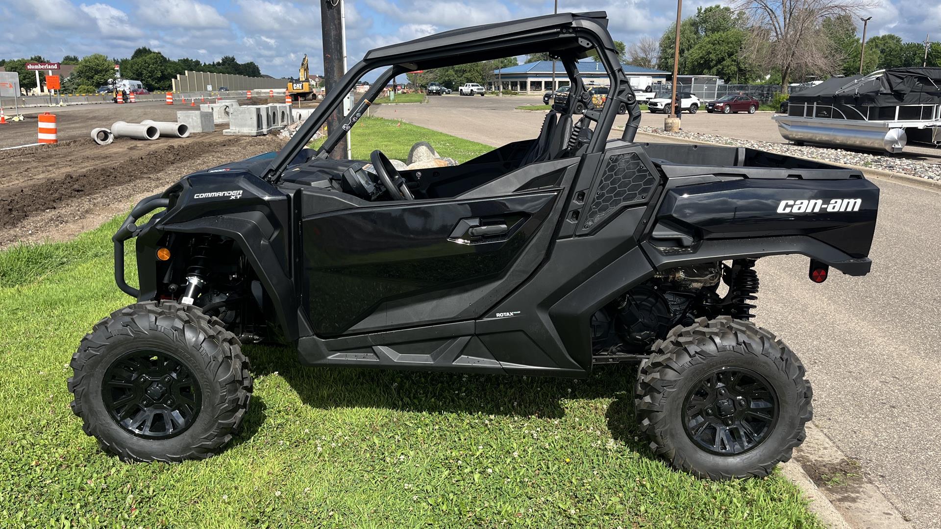2025 Can-Am Commander XT 1000R in Ramsey, Minnesota - Photo 8