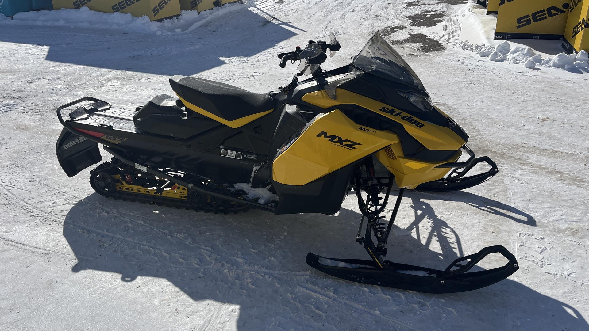 2025 Ski-Doo MXZ Adrenaline 129 850 E-TEC ES Ripsaw 1.25 in Ramsey, Minnesota - Photo 4