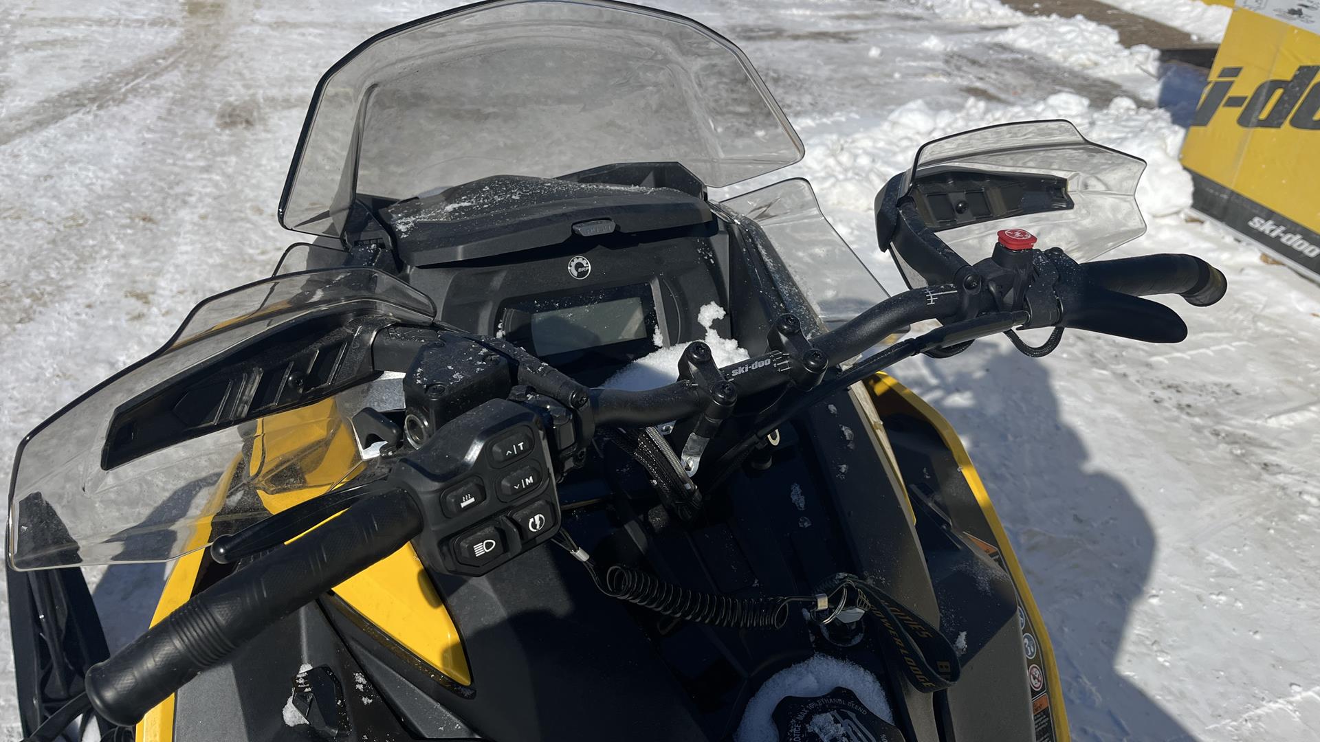 2025 Ski-Doo MXZ Adrenaline 129 850 E-TEC ES Ripsaw 1.25 in Ramsey, Minnesota - Photo 9