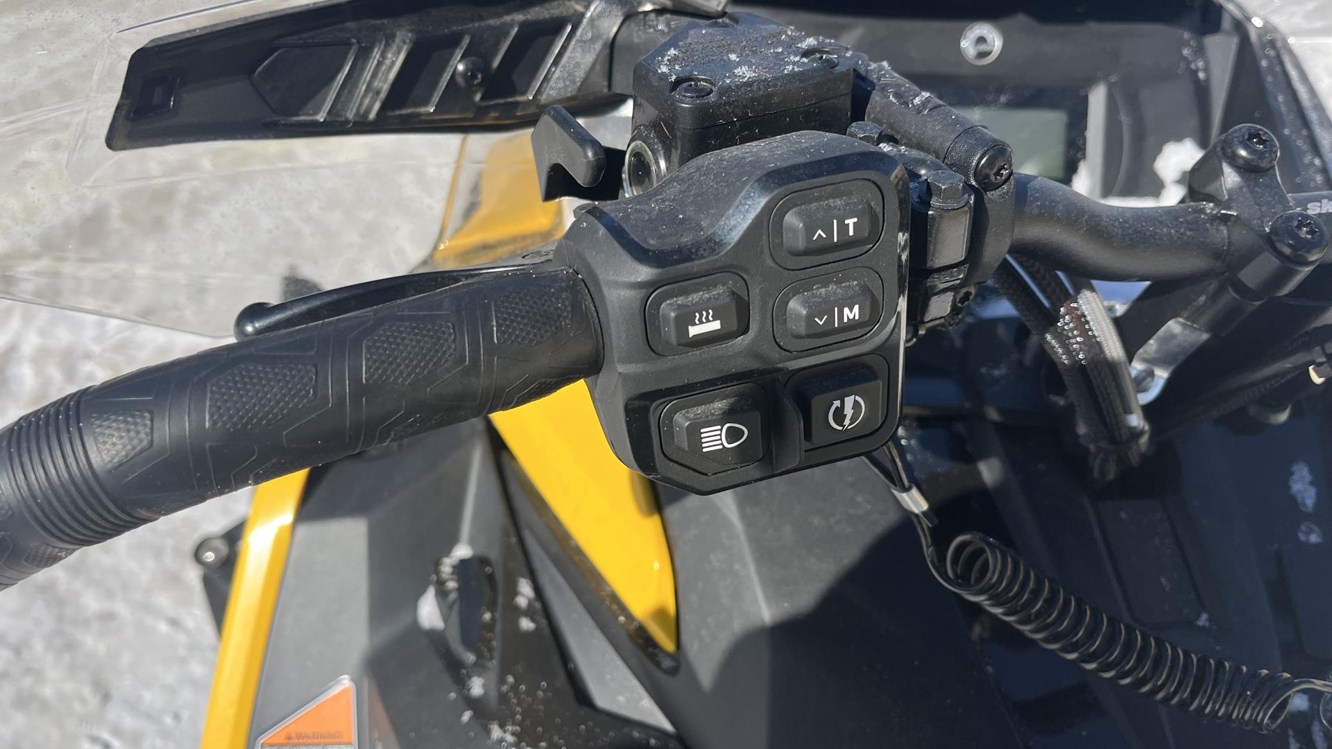 2025 Ski-Doo MXZ Adrenaline 129 850 E-TEC ES Ripsaw 1.25 in Ramsey, Minnesota - Photo 10