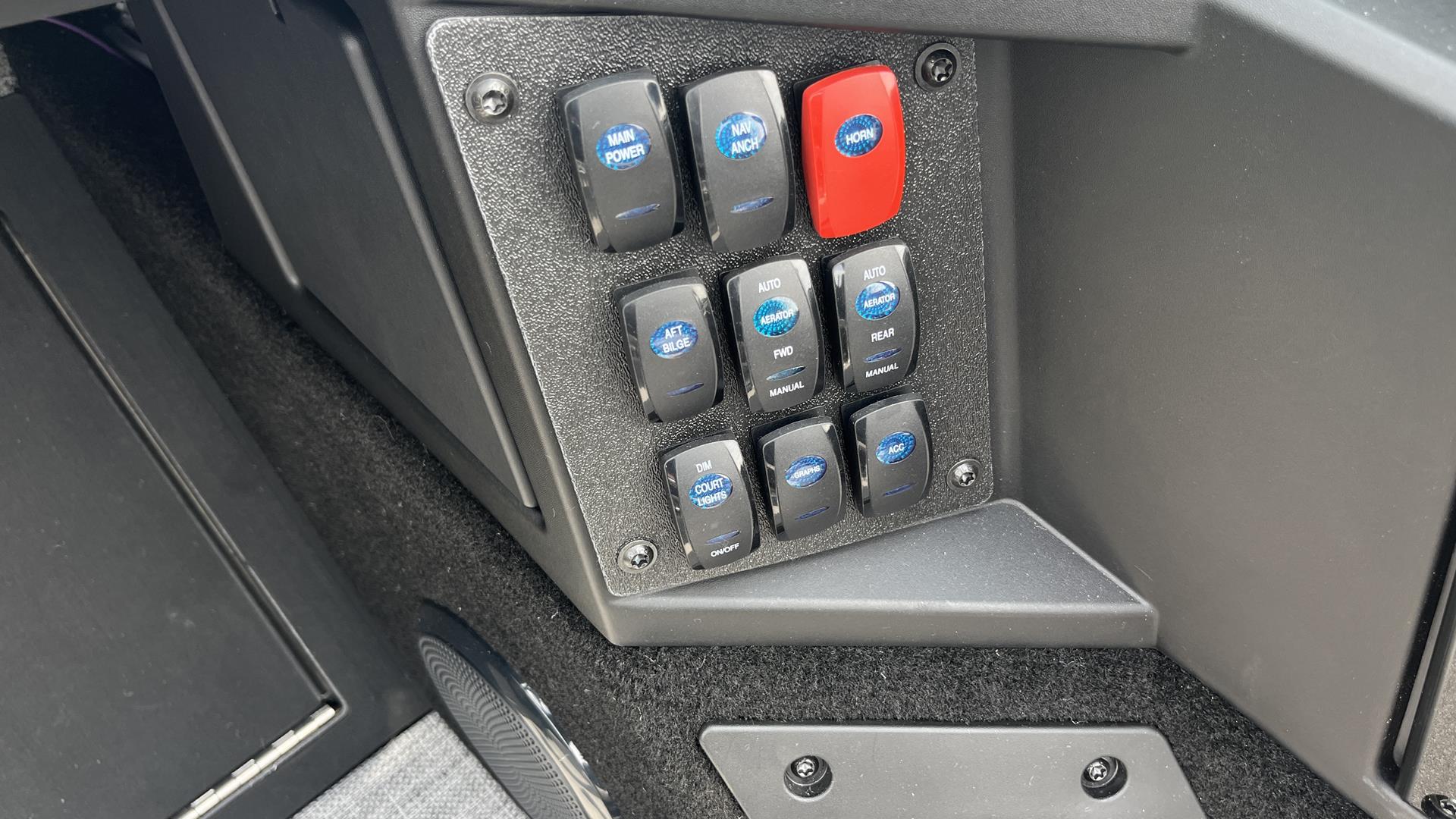 2025 Alumacraft Competitor 175X Sport in Ramsey, Minnesota - Photo 12