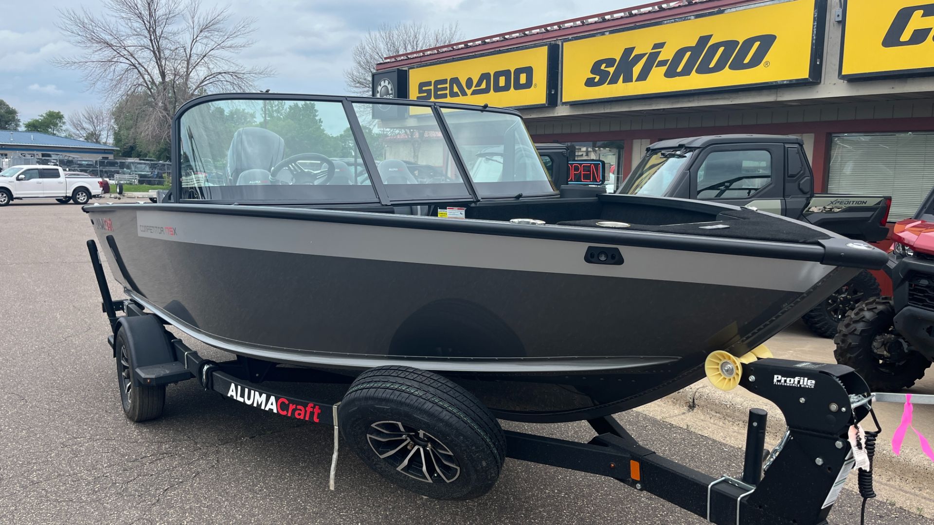 2025 Alumacraft Competitor 175X Sport in Ramsey, Minnesota - Photo 2