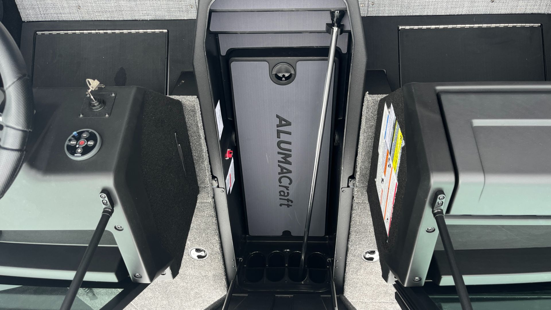 2025 Alumacraft Competitor 175X Sport in Ramsey, Minnesota - Photo 18