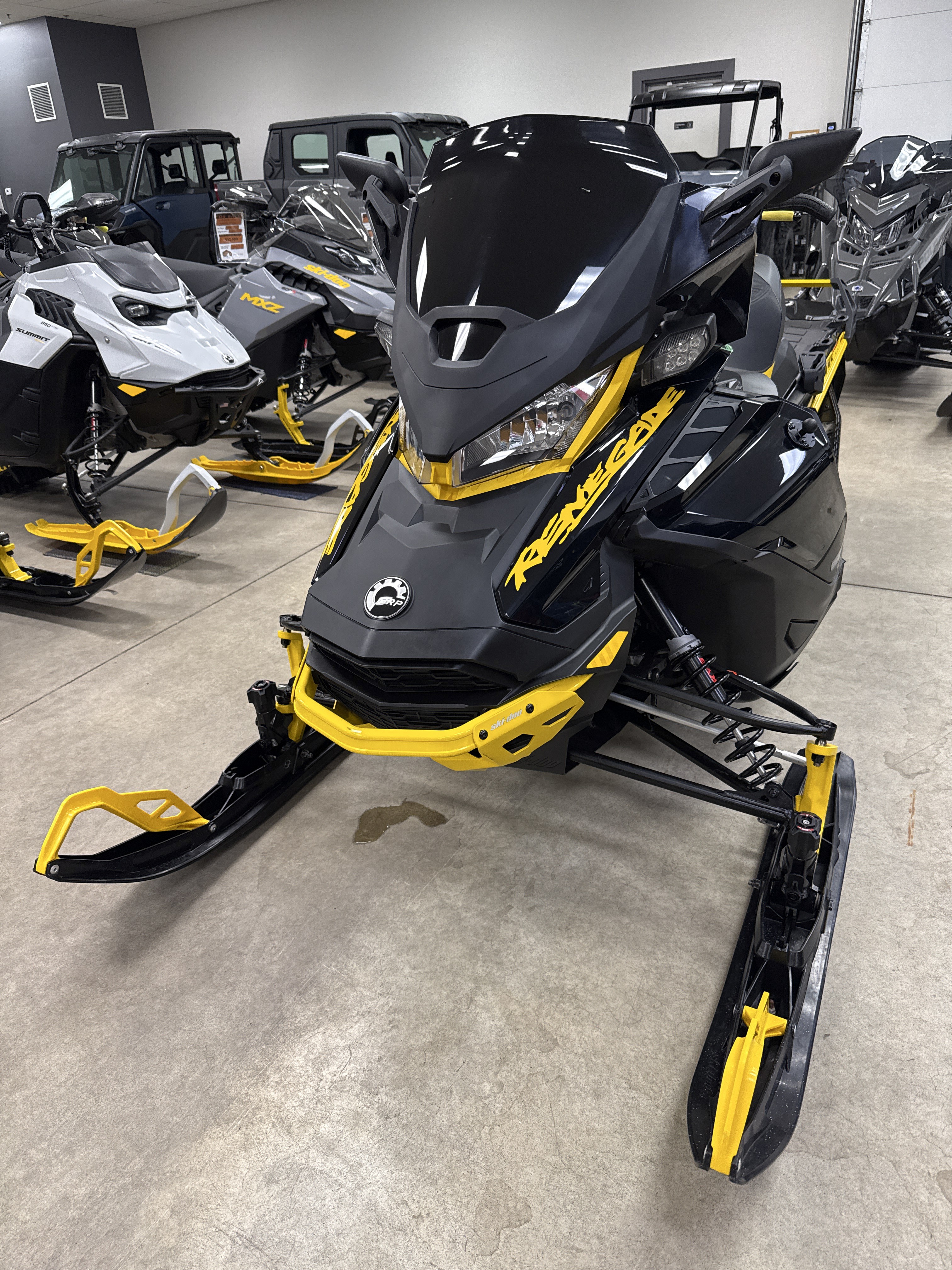 2023 Renegade Enduro 850 E-TEC ES Ice Ripper XT 1.25 w/