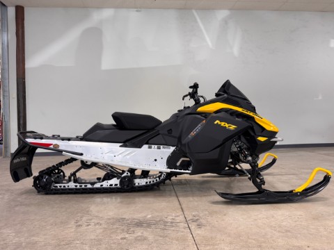 2026 Ski-Doo MXZ Sport 137 600 EFI ES RipSaw 1.25 — photo 1 of 20