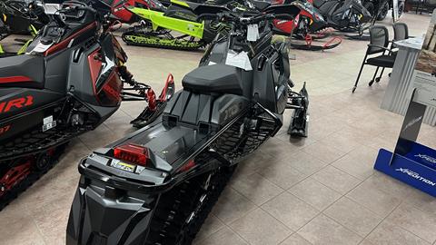 2025 Polaris 650 INDY XCR 136 SC ES in Ramsey, Minnesota - Photo 4