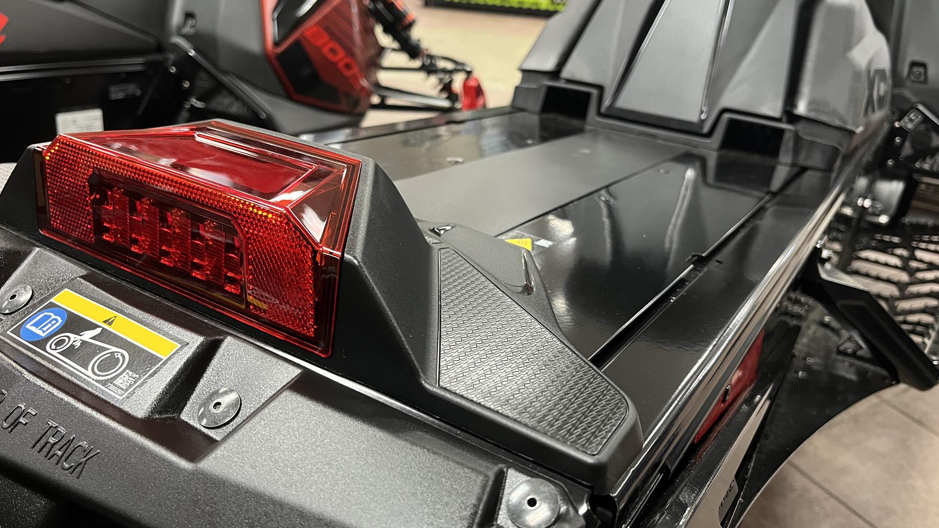 2025 Polaris 650 INDY XCR 136 SC ES in Ramsey, Minnesota - Photo 7