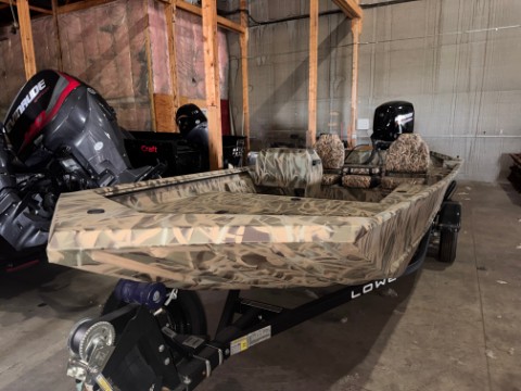 2025 Lowe Roughneck 1860 Side Console — photo 1 of 20