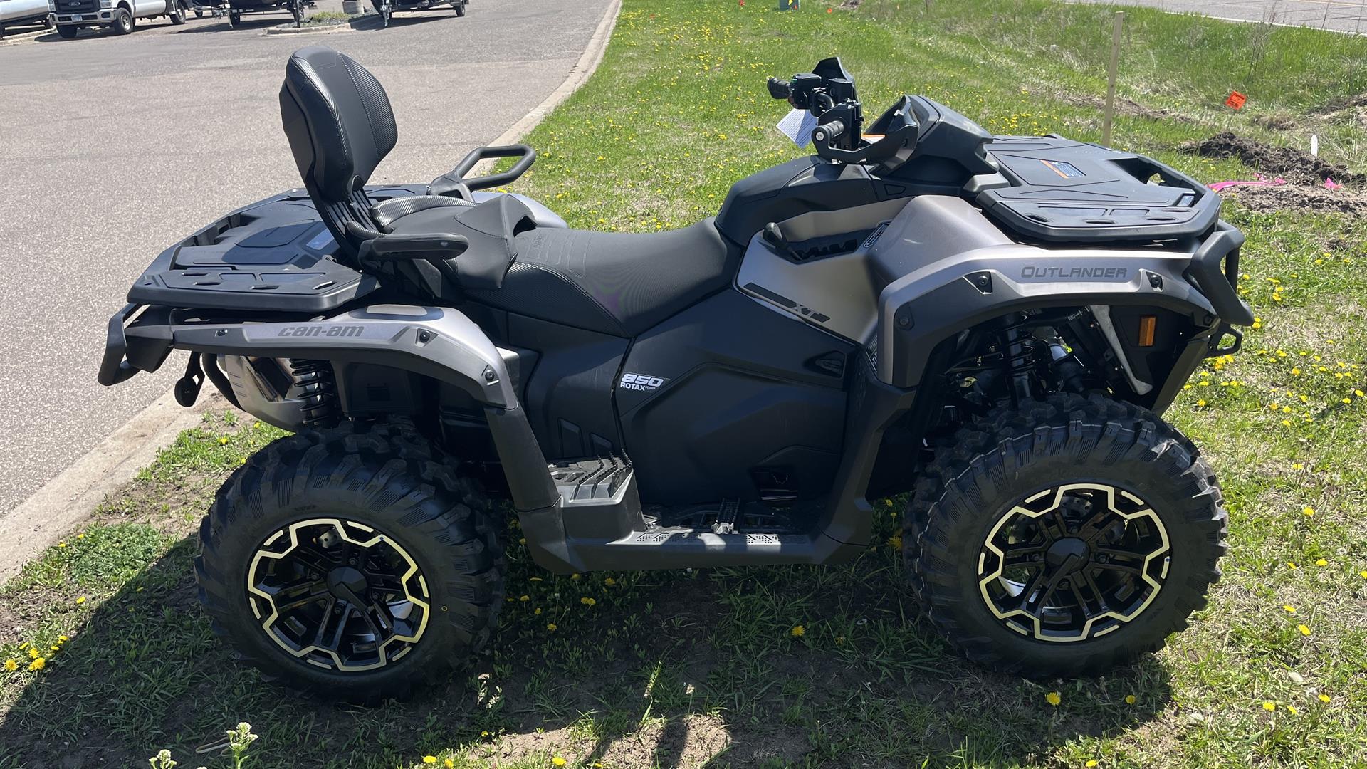 2025 Can-Am Outlander MAX XT 850 in Ramsey, Minnesota - Photo 4