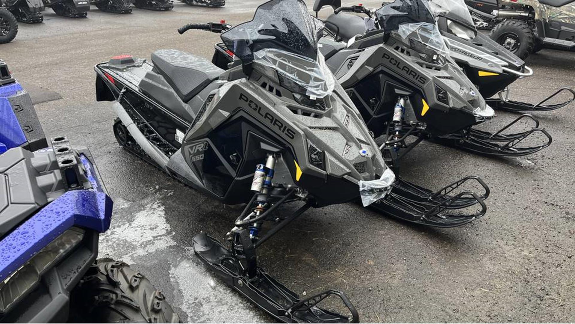 2025 Polaris 650 INDY VR1 137 SC ES in Ramsey, Minnesota - Photo 2