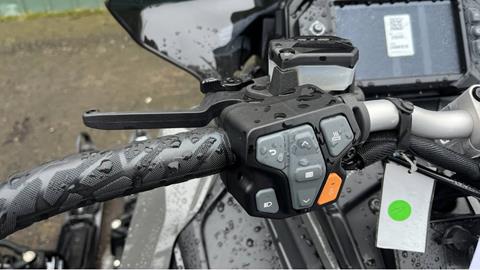 2025 Polaris 650 INDY VR1 137 SC ES in Ramsey, Minnesota - Photo 7