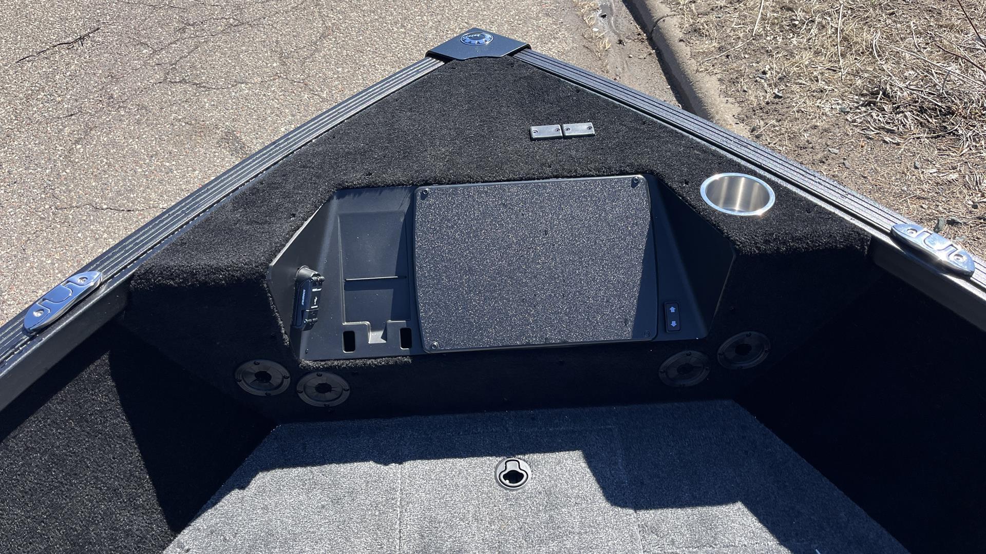 2025 Alumacraft Competitor 185X Sport in Ramsey, Minnesota - Photo 8