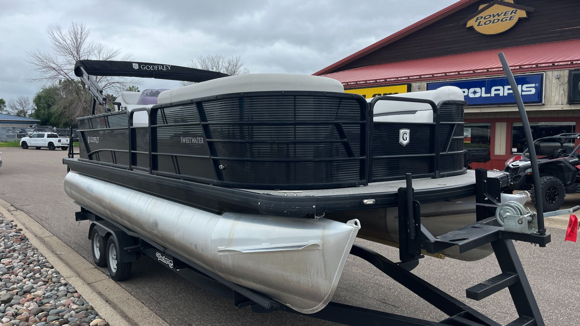 2020 Godfrey Sweetwater 2386 C4 in Ramsey, Minnesota - Photo 2