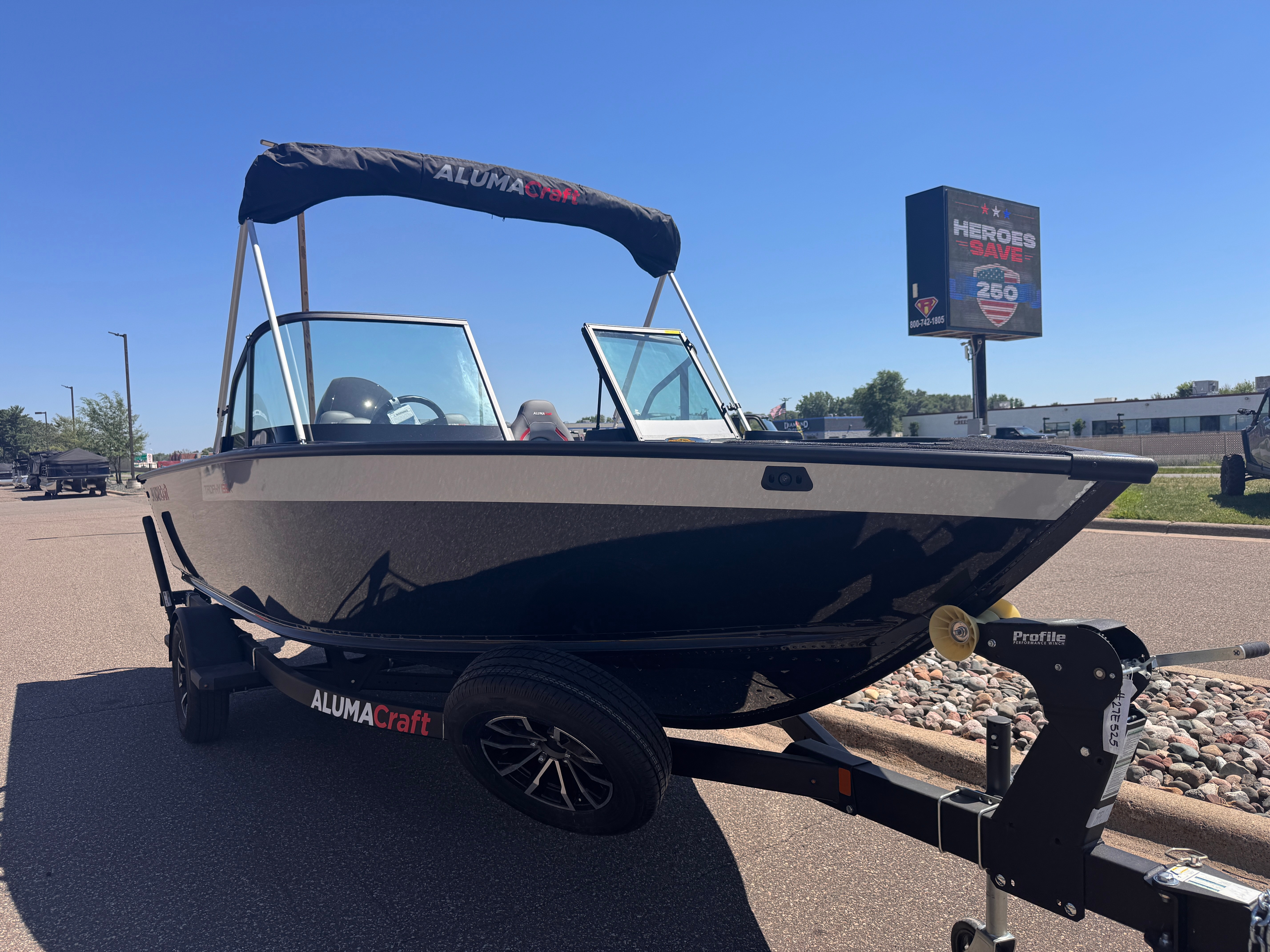 2025 Alumacraft Trophy